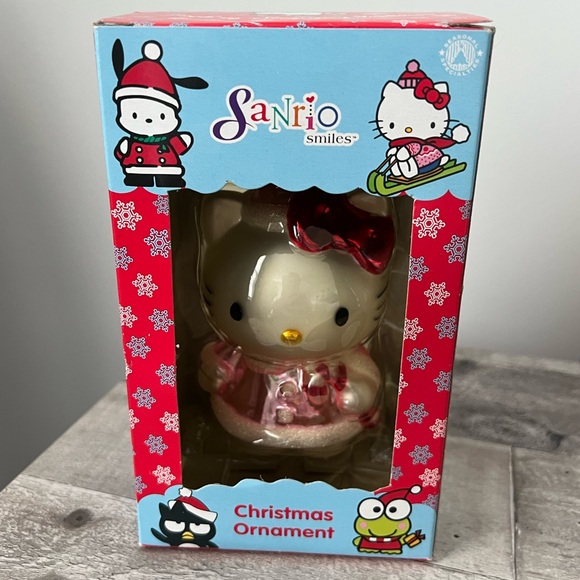 Hello Kitty Ornament - Picture 8 of 11